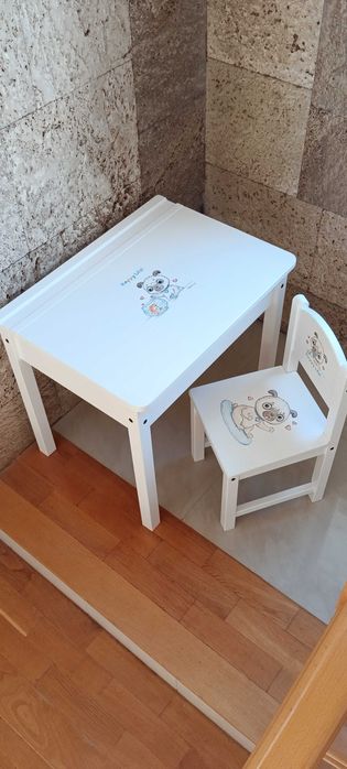 Стіл-пенал та стілець ikea sundvik розписом "Мопс". Після реставрації.