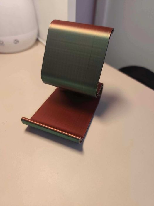 Stojak Na Telefon z Druku3D – Praktyczny i Nowoczesny