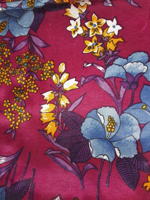 Відріз шовкової тканини