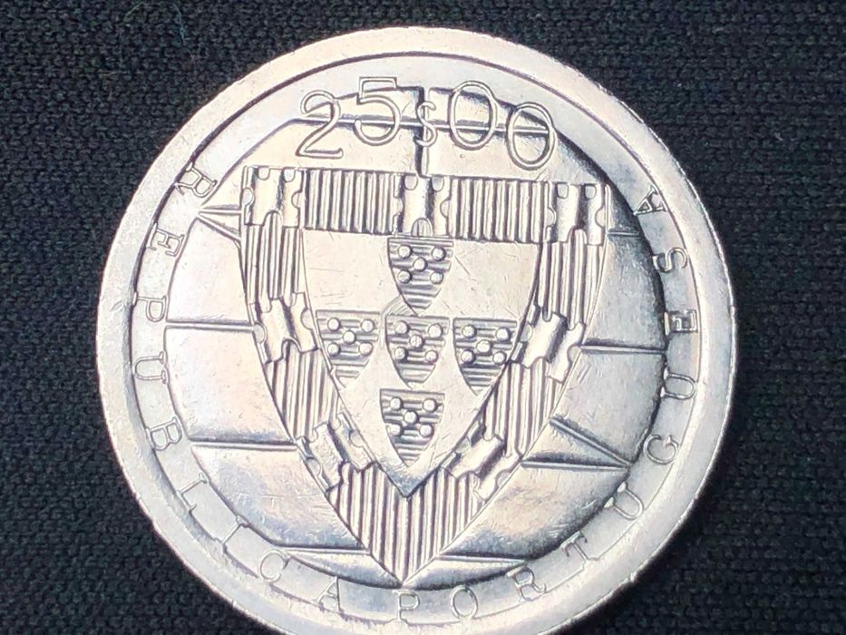 Portugal 1985 - 25 Escudos Cuproniquel - Cortes de Coimbra - 600 Anos da Batalha de Aljubarrota
