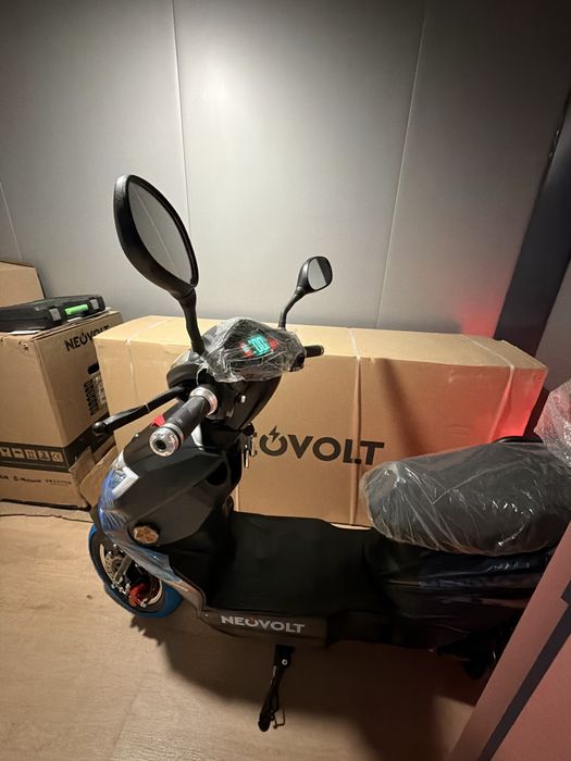 Scooter Elétrica NEOVOLT RUNNER 60V 250W (0.25kW) RUNNER (Chumbo) – RED