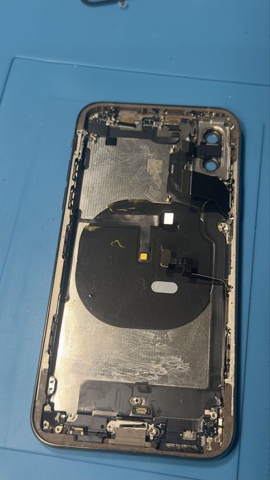 Carcaça traseira iphone xs dourado