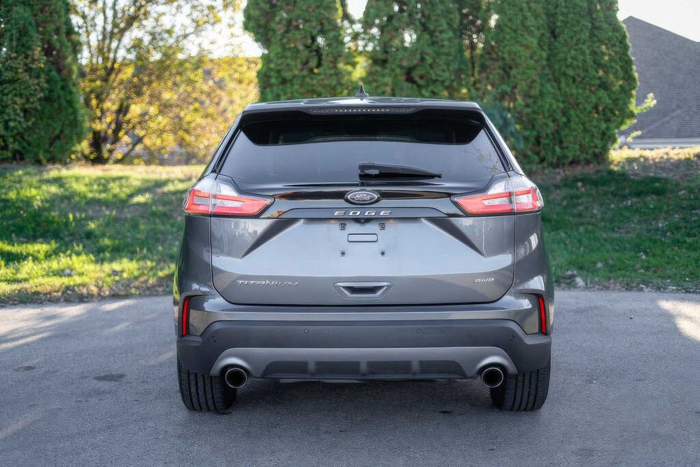 Ford Edge Titanium      2022