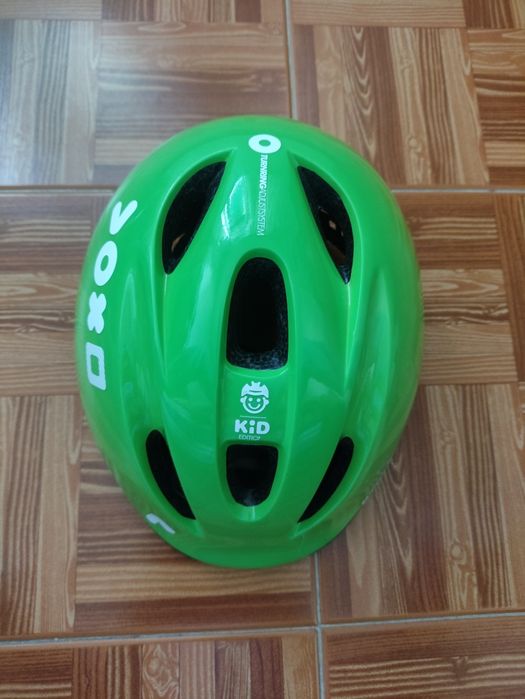 Capacete de criança ventilado e ajustável