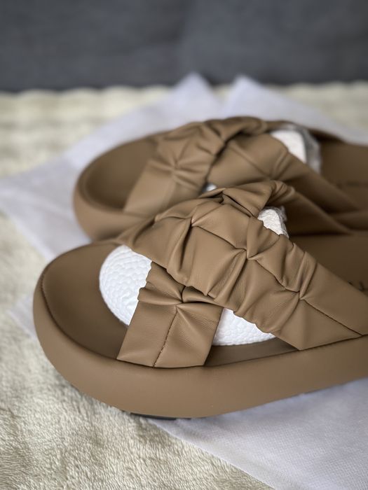 Нові босоніжки тапочки сандалії