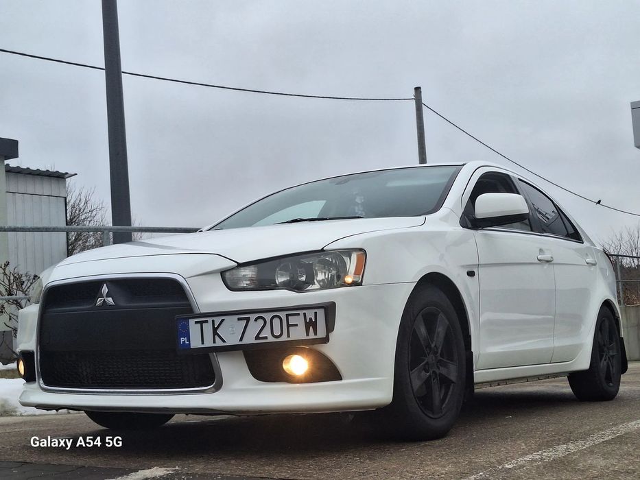 Mitsubishi Lancer , 2,0 DI-D Invite . Mocno doinwestowany , książka , dwa kluczyki .