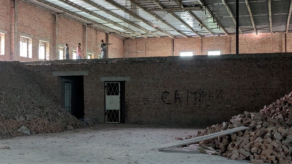 Продаж  супер виробничого приміщення і земля
