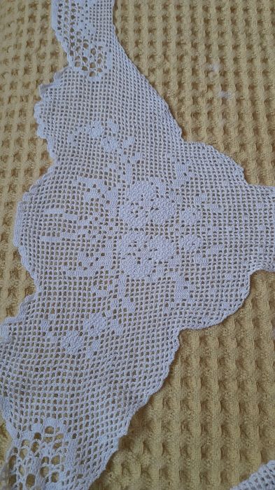 Renda manual aplicar em lençol cor branco com 2m