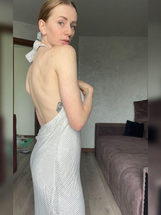 Вишукана сукня зі стразами