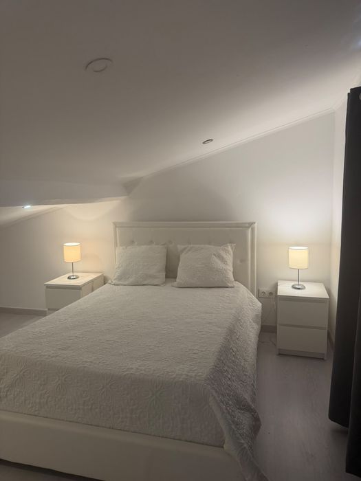 Moradia T1/2 Duplex para Arrendamento | Queijas (Oeiras) - entrada imediata