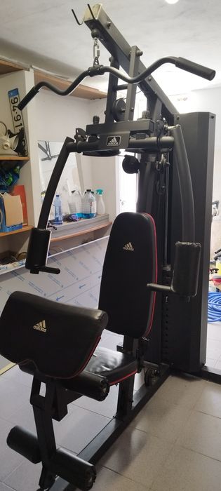 Maquina de musculacao Adidas