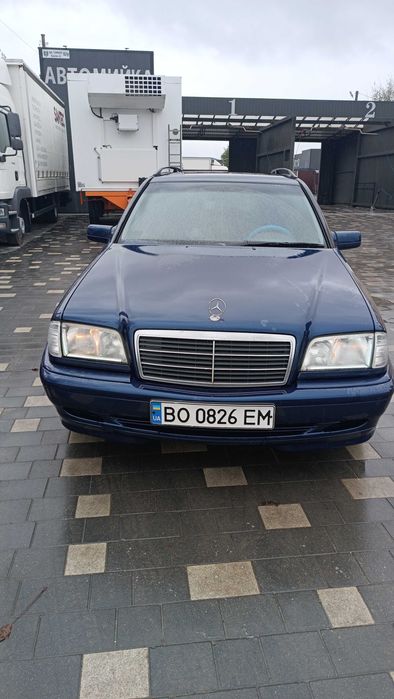 Мерседес Бенц С-180