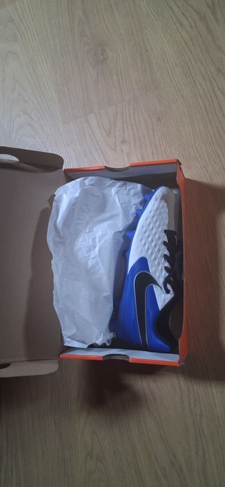 Chuteiras Nike Tiempo Legend 8 Club Fg/Mg