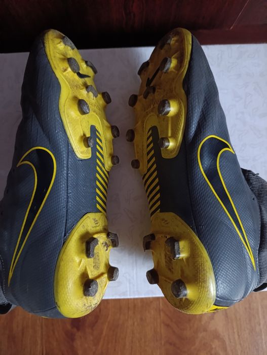 Футбольні бутси Nike