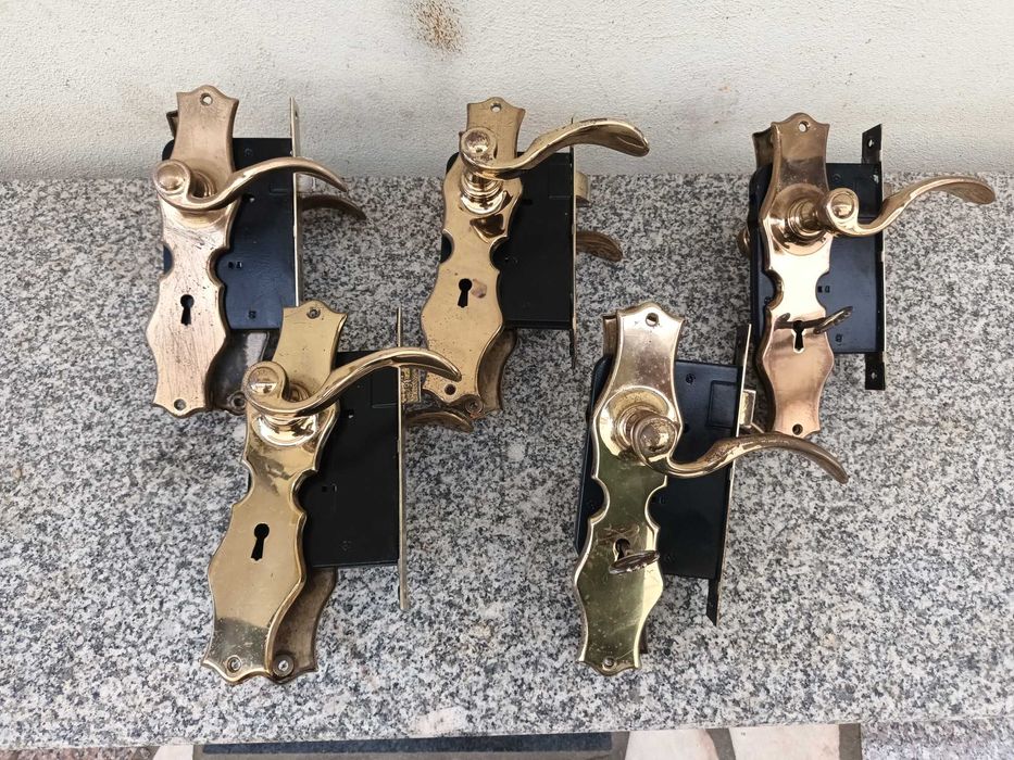 Puxadores antigos latão