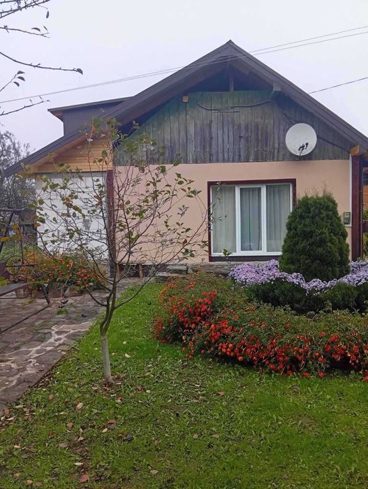 Продаж будинку в с. Крушельниця з великою ділянкою