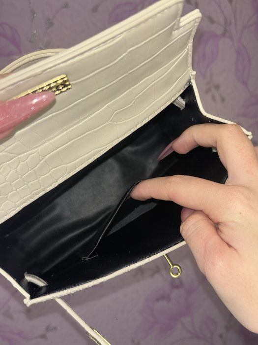 Сумка лакова шкіряна бежева у стилі kelly