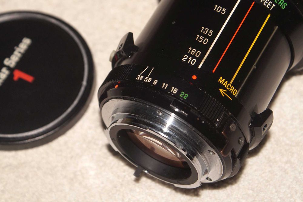 Vivitar 70-210 f/3.5 - Minolta MD