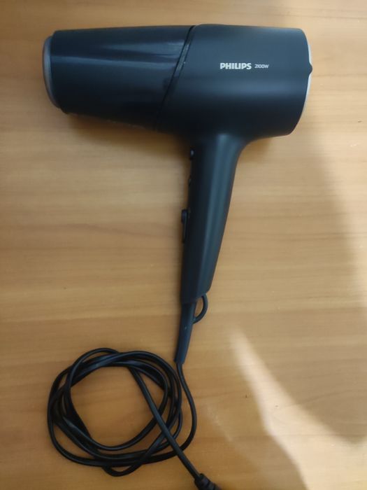 Фен Philips 5000 Series 2100W (BHD500/BHD504) на запчастини / донор