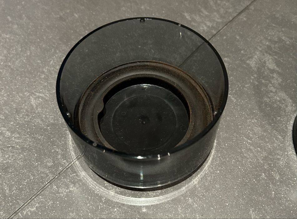 Młynek do kawy firmy DeLonghi (KG200)