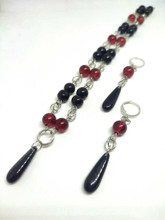 Kolczyki handmade – elegancja i trwałość z nutą wyrafinowania goth