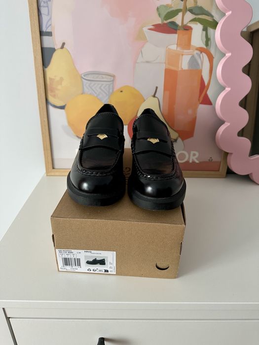 Czarne skórzane mokasyny mango lakierowane platforma podwyższenie