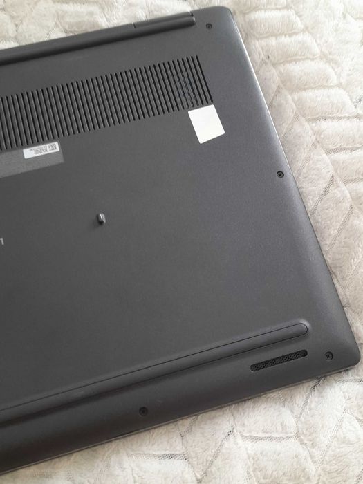 Laptop Dell Latitude 3520.