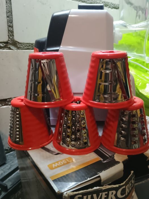 Elektryczna tarka do warzyw