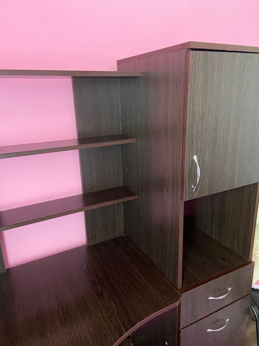 Компʼютерний стіл