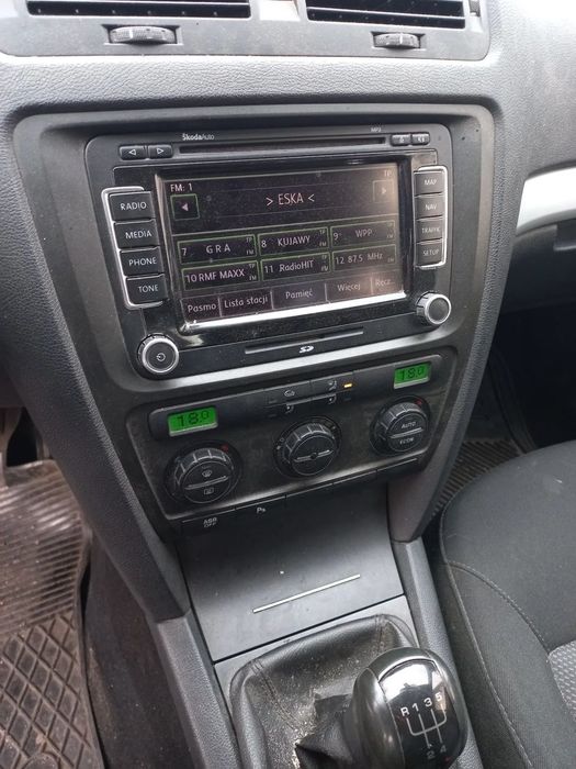 Skoda Octavia II 09r radio nawigacja