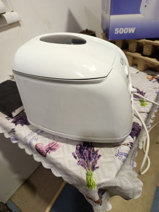 Продам хлібопічку LUX