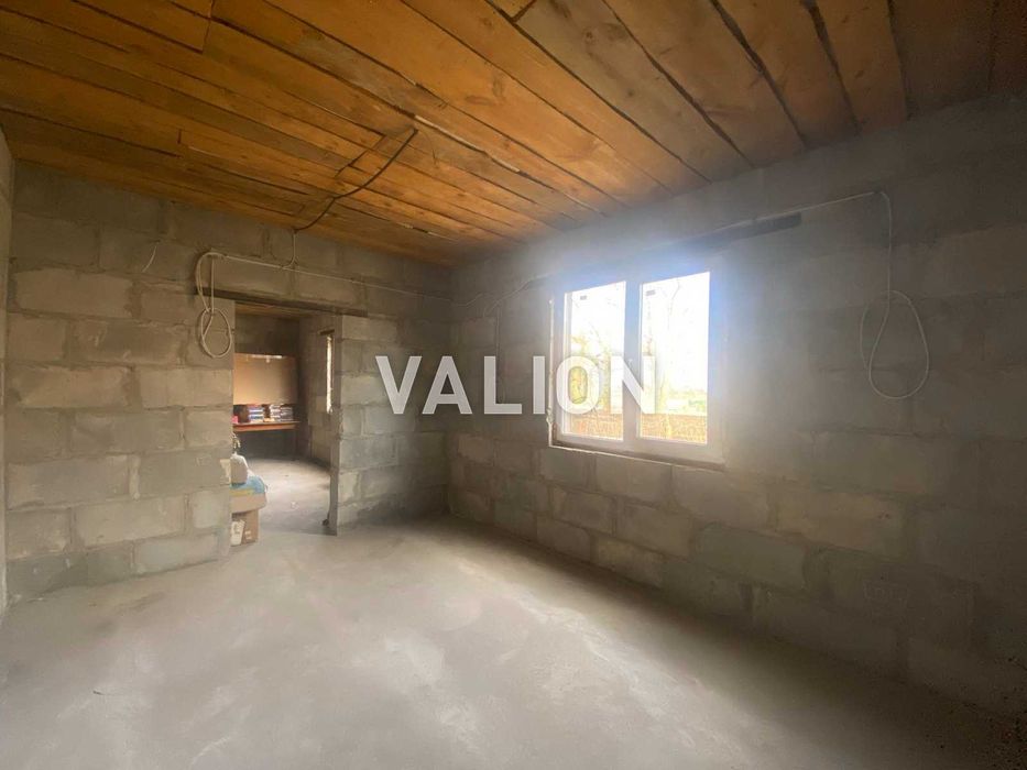 Продається домоволодіння у с Бабинці Бучанського рн 50км від Києва