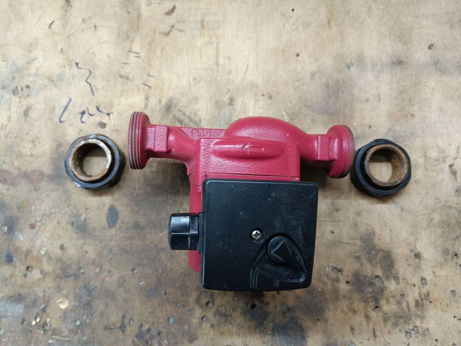 Продам водотяг Grundfos ups 25-40