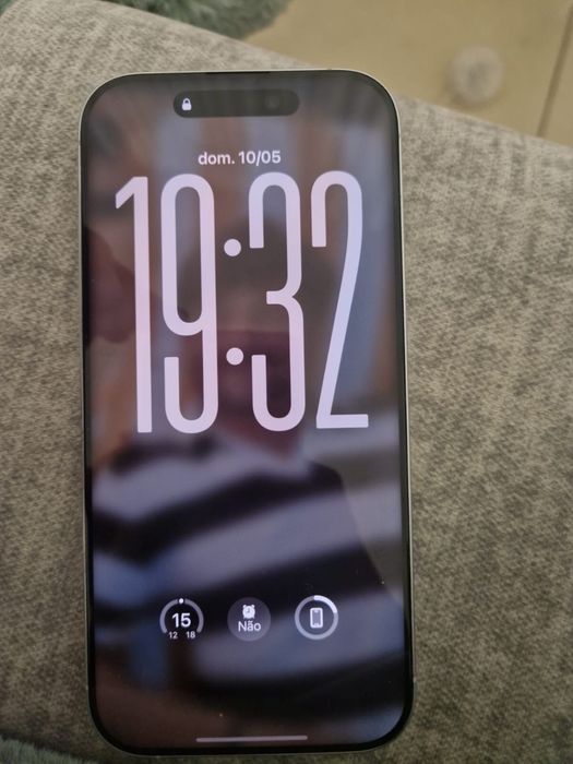 Iphone 16 pro branco versao e sim