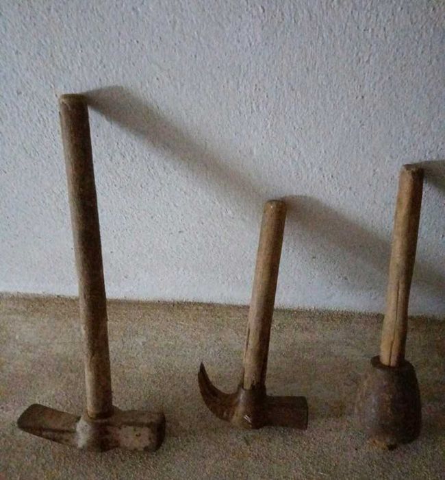 Pá de obra, colher de obra, várias peças em excelente estado .