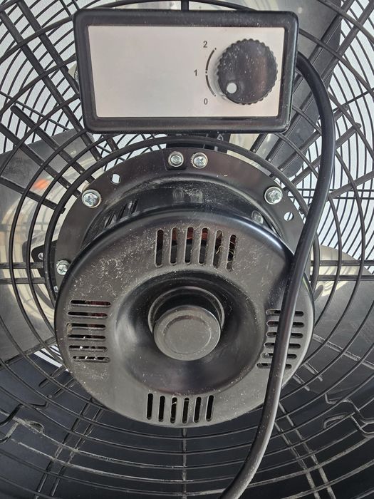 Wentylator przemysłowy Kingfisher SFDC3-600CT0 – 330W, 220–240V