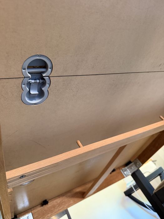 Mesa de jantar extensível  com capacidade para 10 pessoas