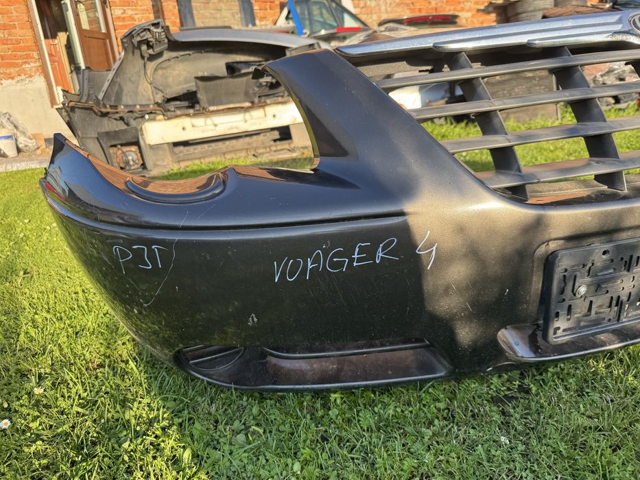 Бампер передній Chrysler Voyager 4 (05-07)