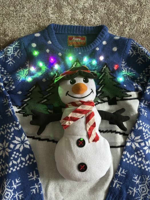 Новорічна тепла кофта з вогниками!)