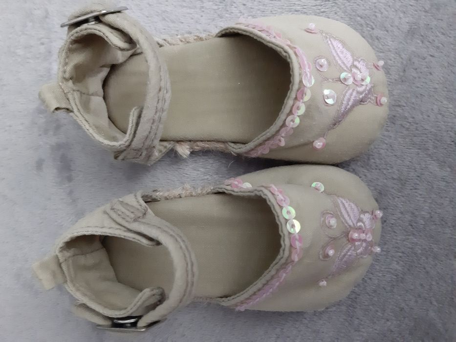 Buciki sandalki 17