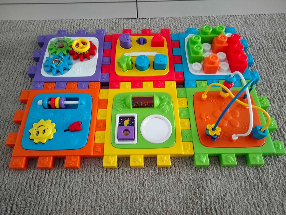 Cubo-tapete de atividades