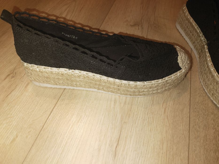 Nowe buty damskie na koturnie grubej podeszwie koronkowe boho