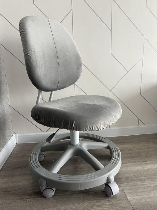 Продам Дитяче ортопедичне крісло FunDesk Pratico