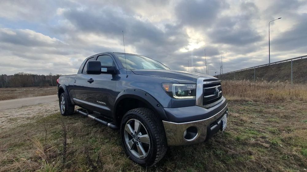 Toyota Tundra 2010 pneumatyka lpg nowe opony bez wkladu finansowego