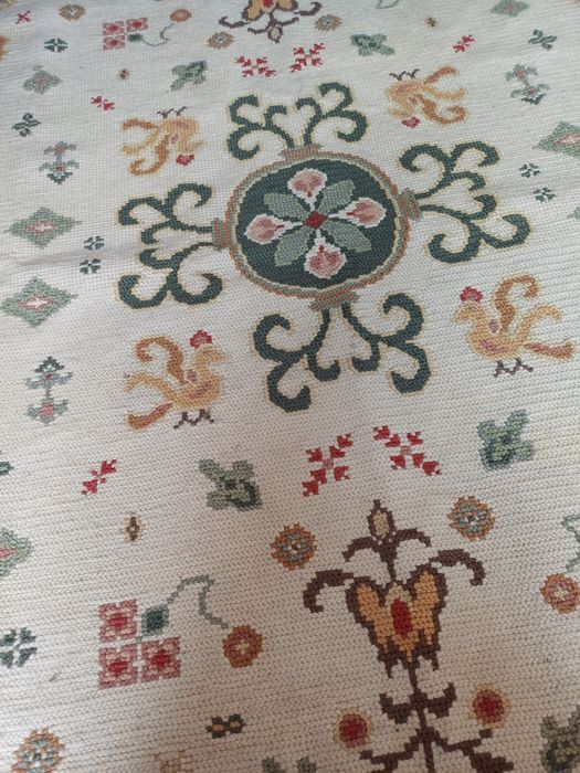 Tapete de Arraiolos Tradicional bordado à mão (1,98m x 1,37m)