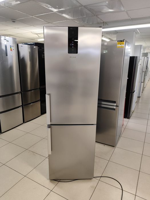 Холодильник з системою охолодження No Frost Whirlpool W9821DOXH