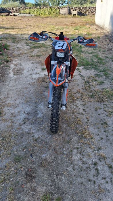 Vendo moto ktm 450 sem matrícula. Aceito propostas decentes