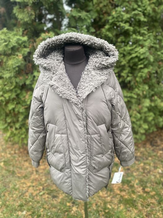 Зимова куртка в кольорі капучіно. Розмір 48