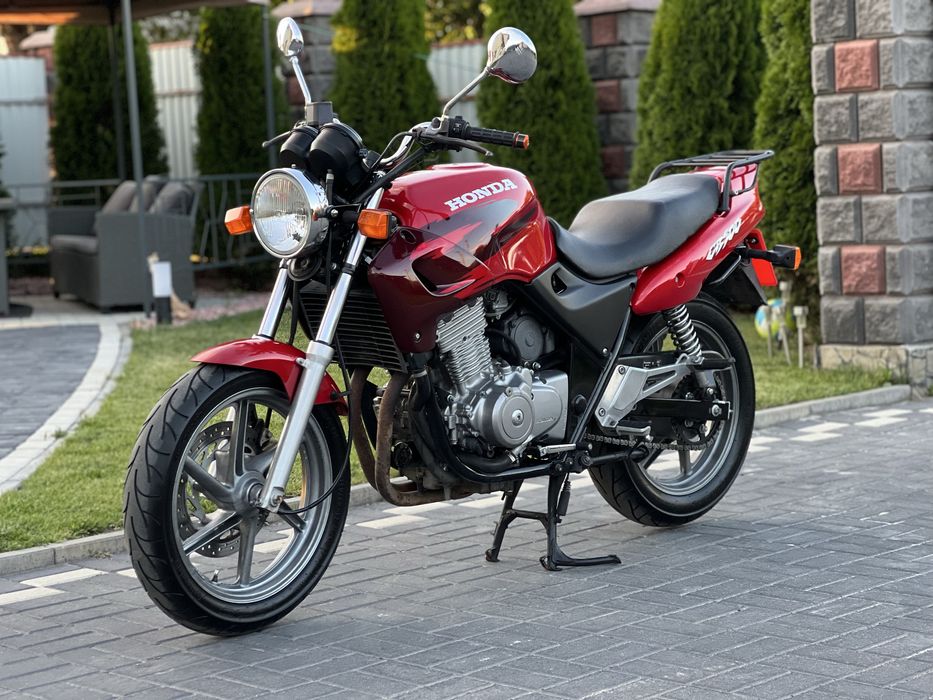 Honda CB500.