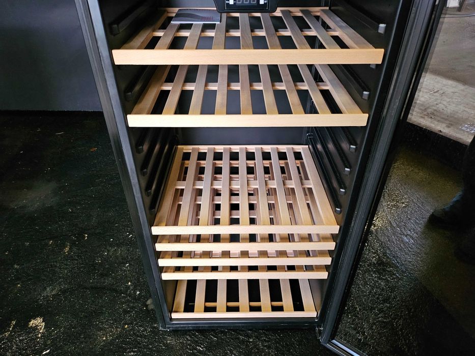 Garrafeira para 72 garrafas